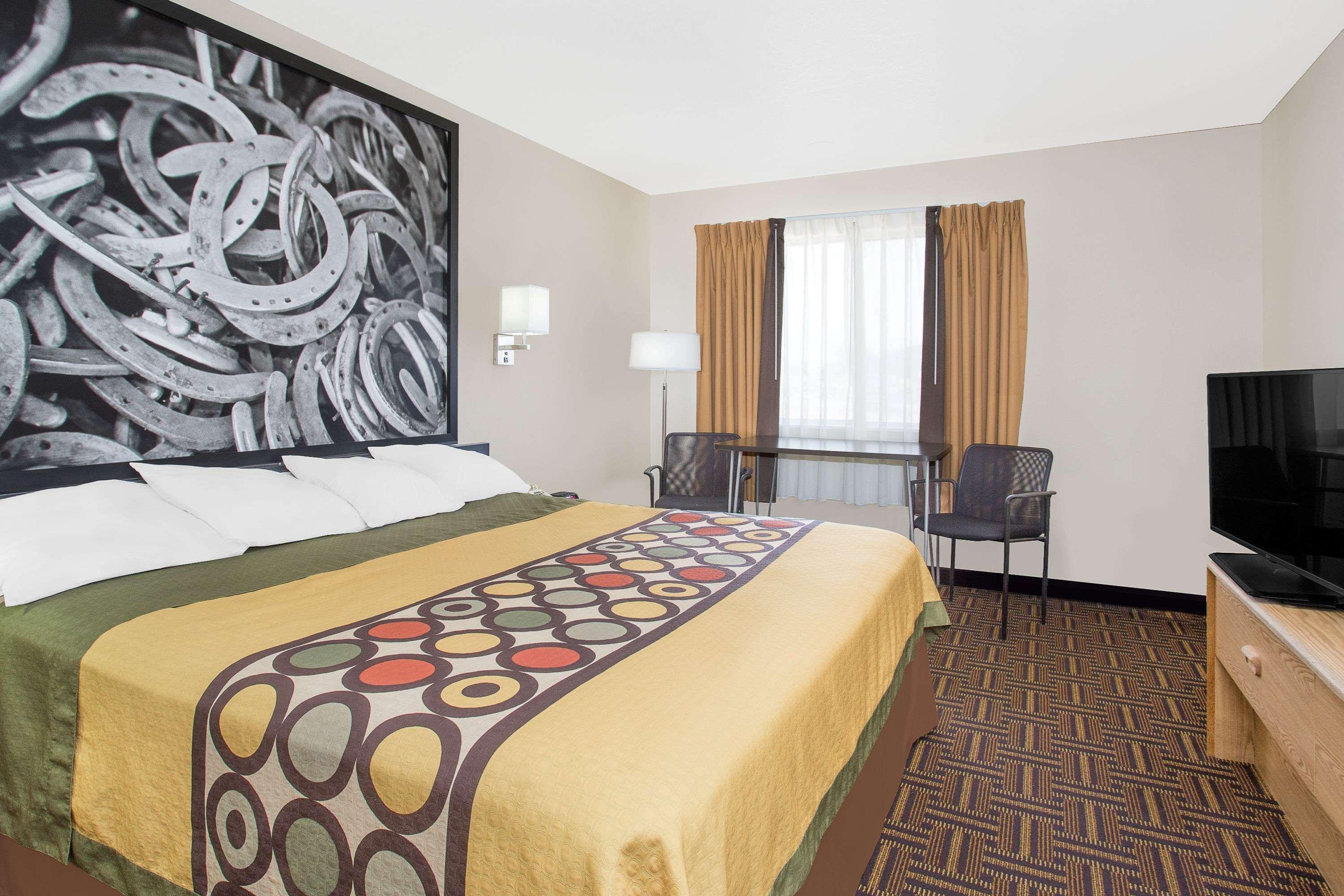 Hotel Super 8 By Wyndham Bloomfield Esterno foto
