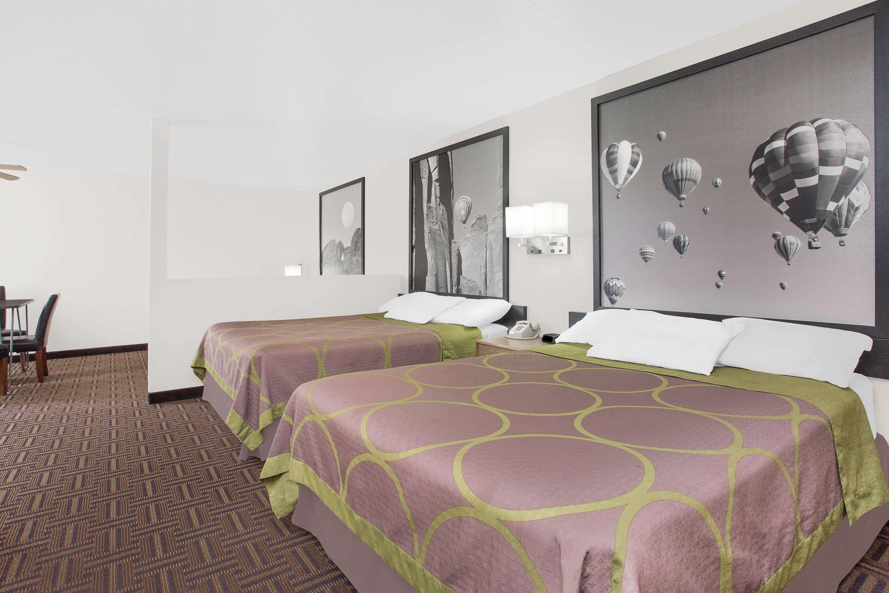 Hotel Super 8 By Wyndham Bloomfield Esterno foto
