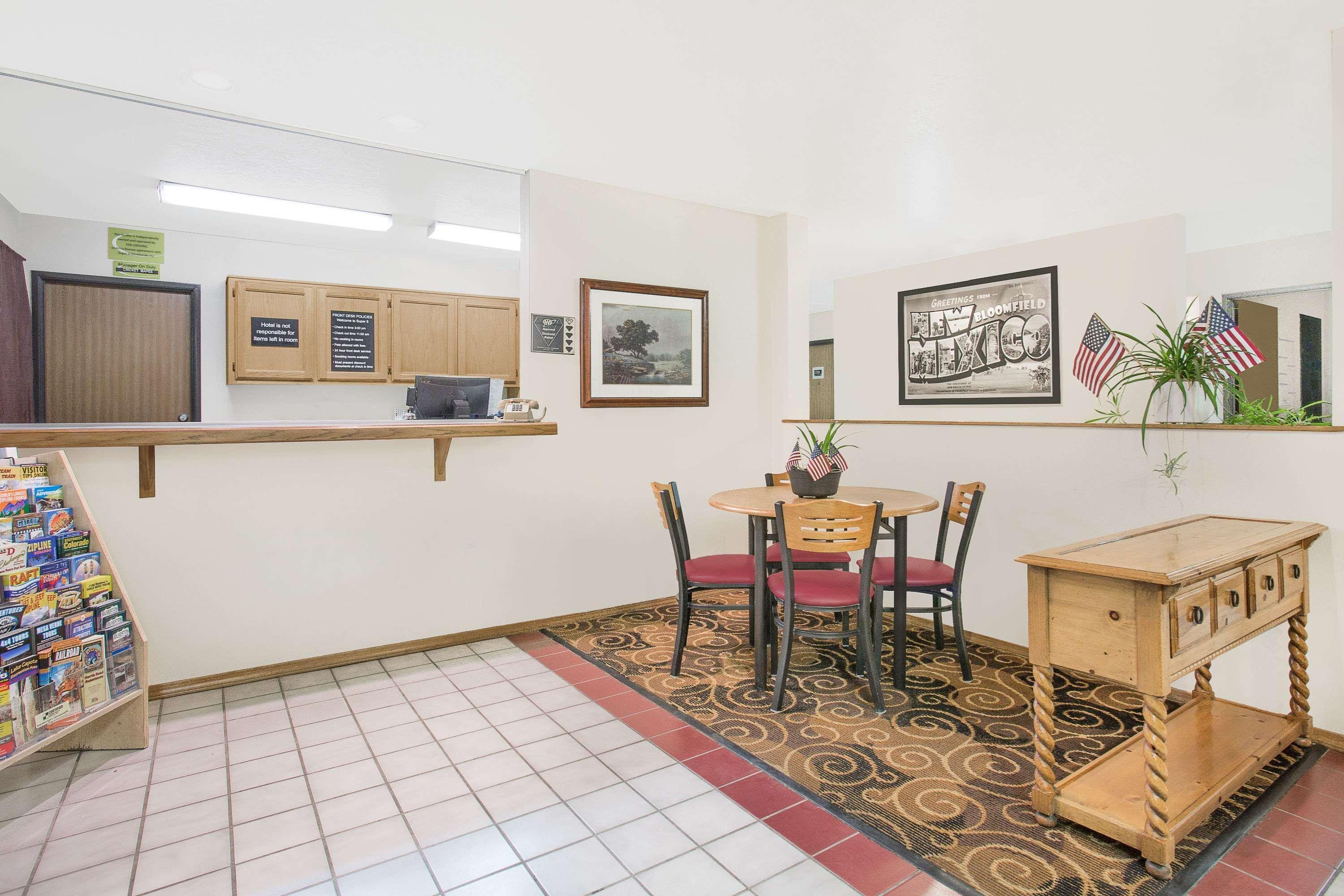 Hotel Super 8 By Wyndham Bloomfield Esterno foto